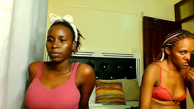 Luxelle live cam on StripChat