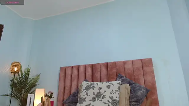 nana_levy live cam on StripChat