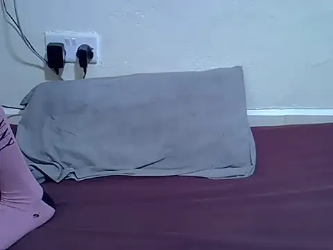 Rubbiey live cam on StripChat