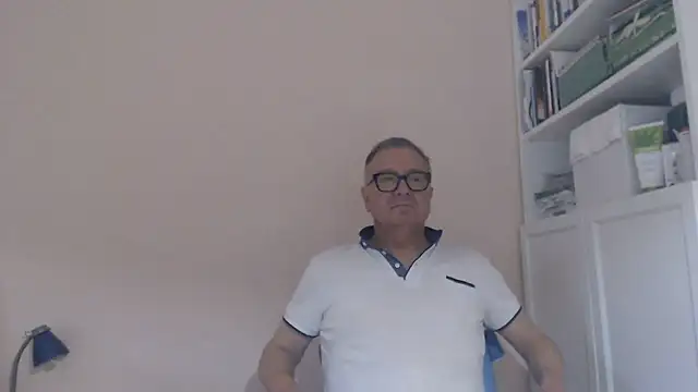 YOU6me live cam on StripChat