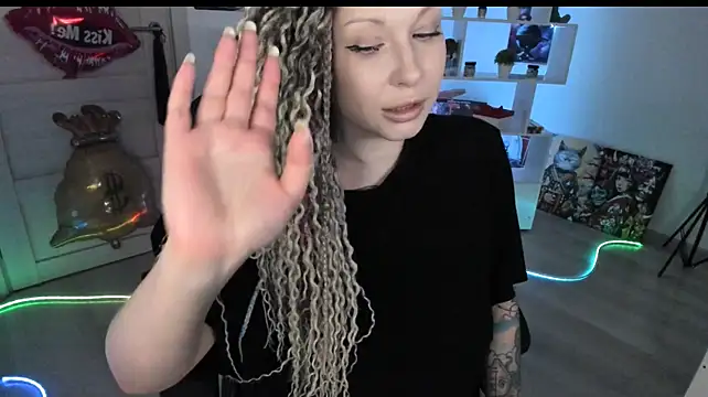 HoneySallyMoore live cam on StripChat