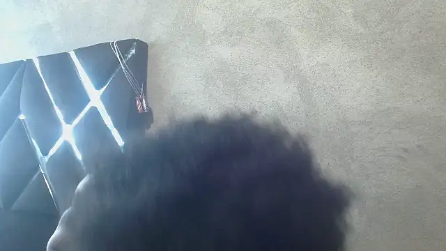 Larry-n-clouds live cam on StripChat