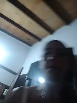 LunaZambrano live cam on StripChat