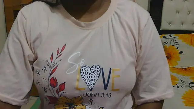 konika_1212 live cam on StripChat