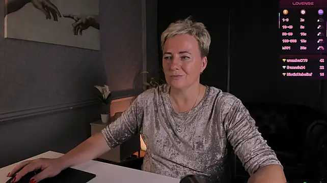 Nika_Smit live cam on StripChat