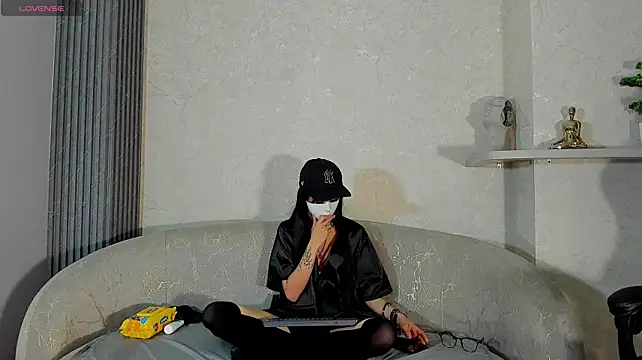 April_Petitt live cam on StripChat