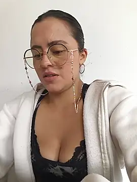 Luna_Rose1 live cam on StripChat