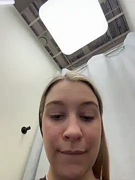SashaCatt live cam on StripChat
