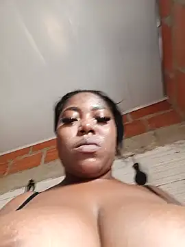 nanis_13 live cam on StripChat