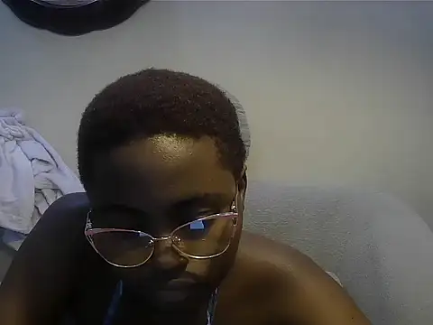 sweetsin12 live cam on StripChat