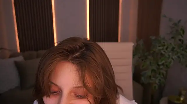 CuteeFoxy live sex cam