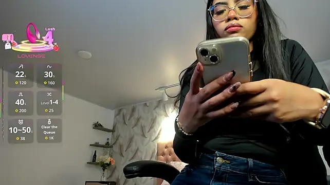 IamSussan live cam on StripChat