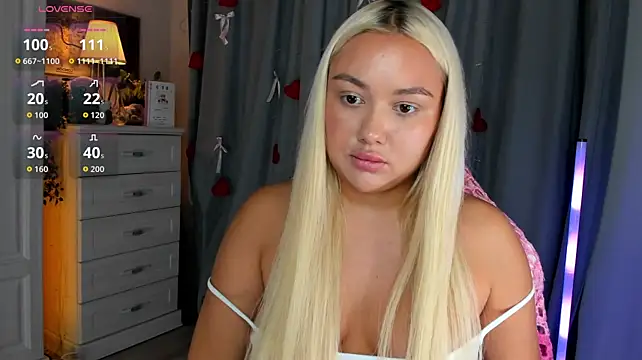 _Loneve__ live cam on StripChat