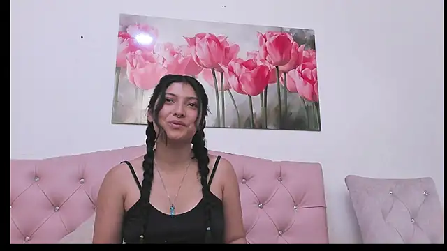 Tamar4_f00x live cam on StripChat