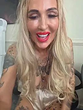 angelgreeneyes live cam on StripChat