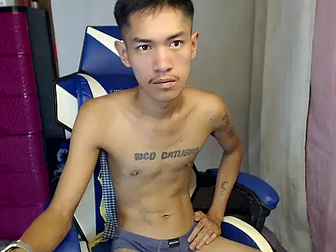 riks_tyler live cam on StripChat