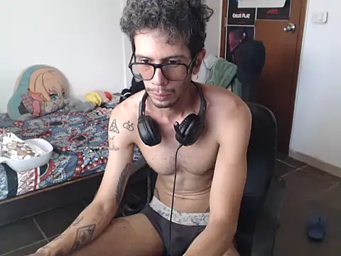 alisterxxx live cam on StripChat