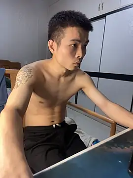 gutou001 live cam on StripChat