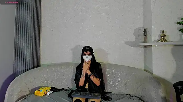 April_Petitt live cam on StripChat
