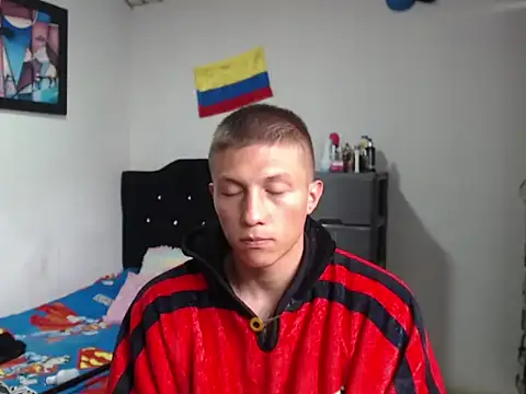 Stiiveen777 live sex cam