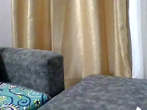 sexypie254 live cam on StripChat