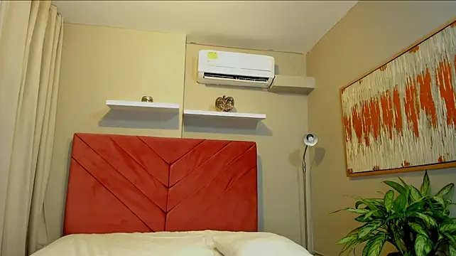 Yintaish live cam on StripChat