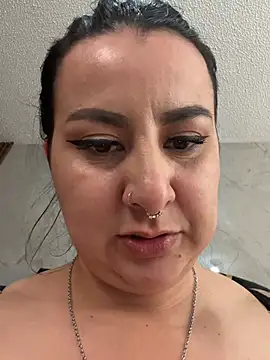 Abril_Luv live cam on StripChat