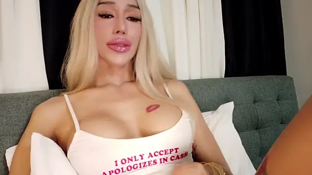 Forever_MissCandace live cam on StripChat