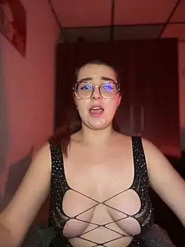 CoraVibes live cam on StripChat