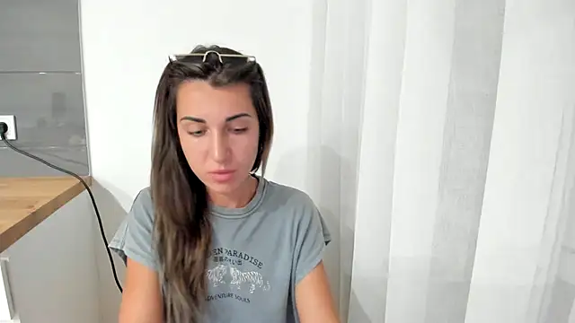 summmmersky1 live cam on StripChat
