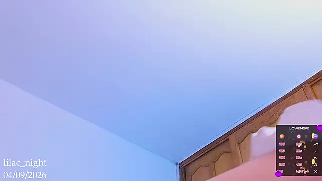lilac_night33 live cam on StripChat