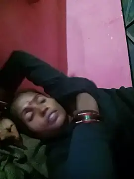 Rinee_suwanee live cam on StripChat