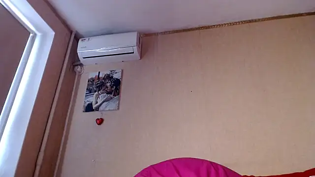 GloriaUpperLove live cam on StripChat