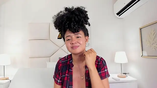 Kiraspell live cam on StripChat