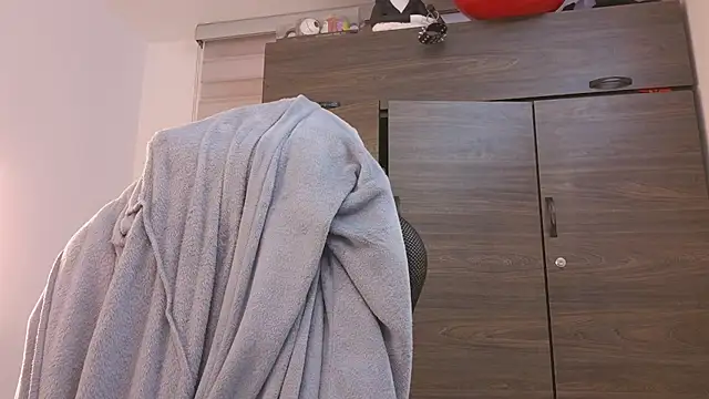 selene_red_ webcam