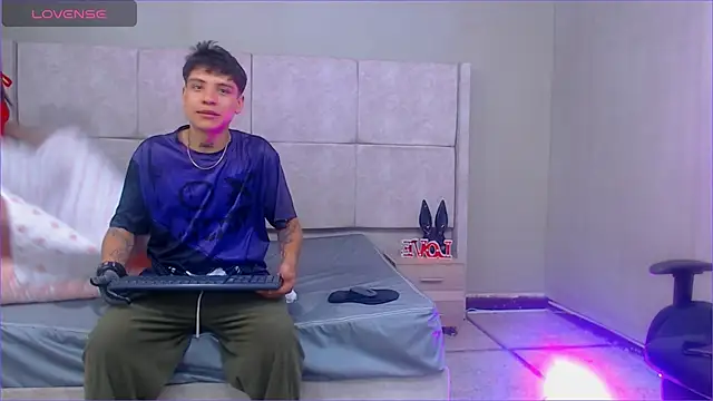 vale_maty1 live cam on StripChat