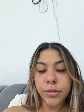 tuckersabrina live cam on StripChat