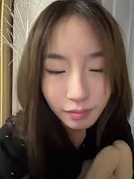 Uugirl00 live cam on StripChat