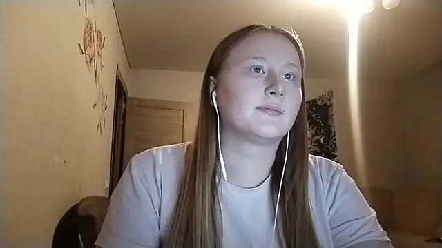 AnikaLipps live cam on StripChat