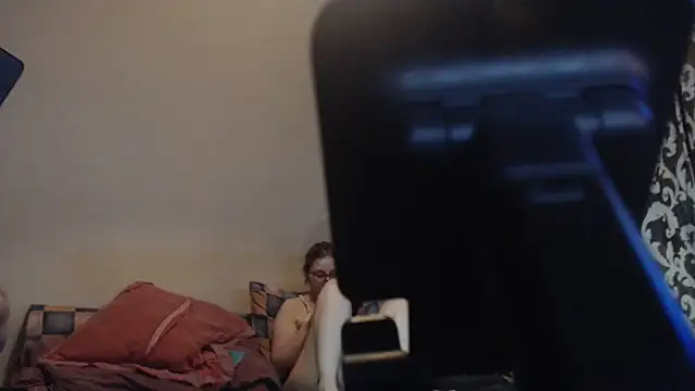 MoonedByEva2025 live cam on StripChat