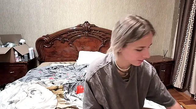 LaureenGolob live cam on StripChat