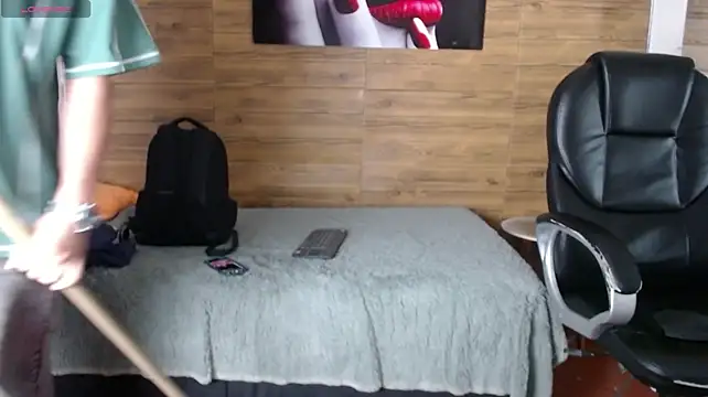 Ryan_grayx live cam on StripChat