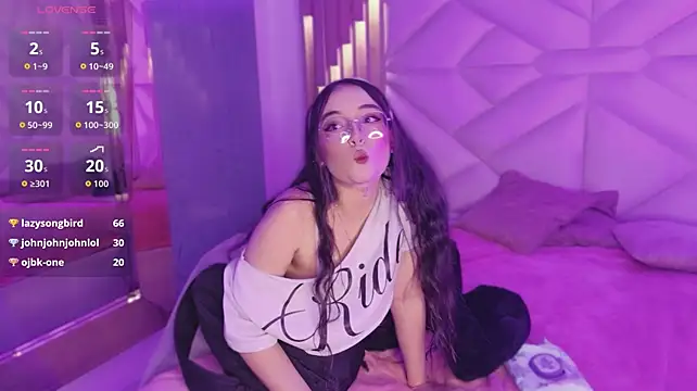 Ivory_Dlacour live cam on StripChat