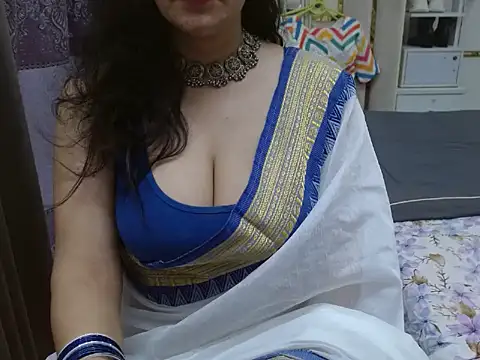 Lovelywife786 live cam on StripChat