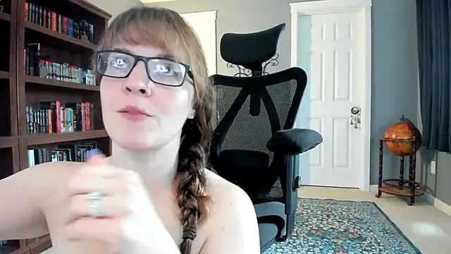 TawneySeren live cam on StripChat
