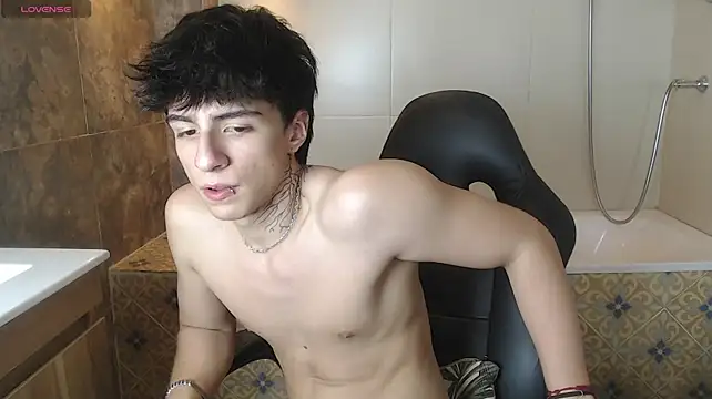 Nathan_Owen live sex cam