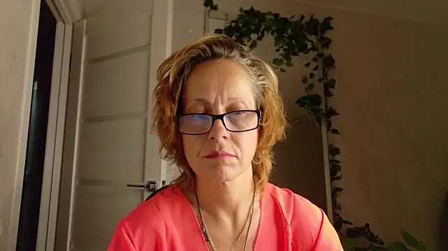 LioraWeiss live sex cam