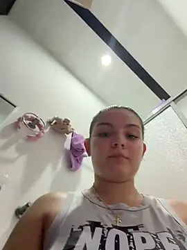 Eva_stark10 live cam on StripChat