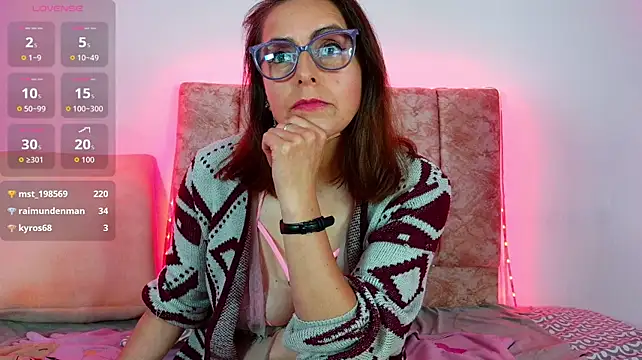Ava_Raye live cam on StripChat