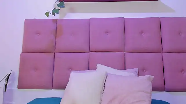 Piinksoul149 live cam on StripChat
